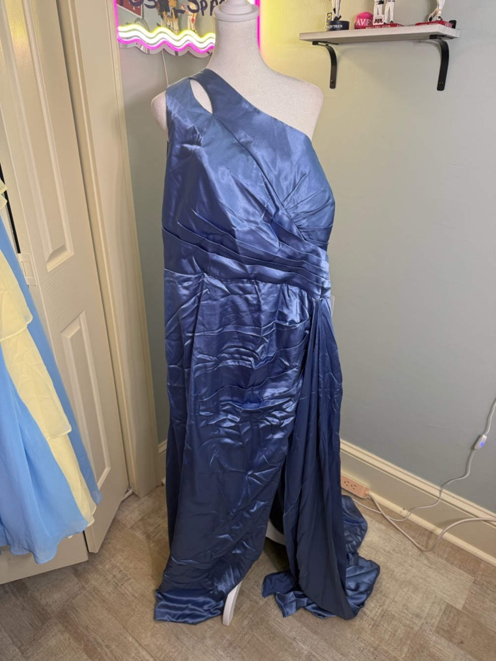 One-Shoulder Satin Evening Gown in Marine Blue - Picture 2 of 4